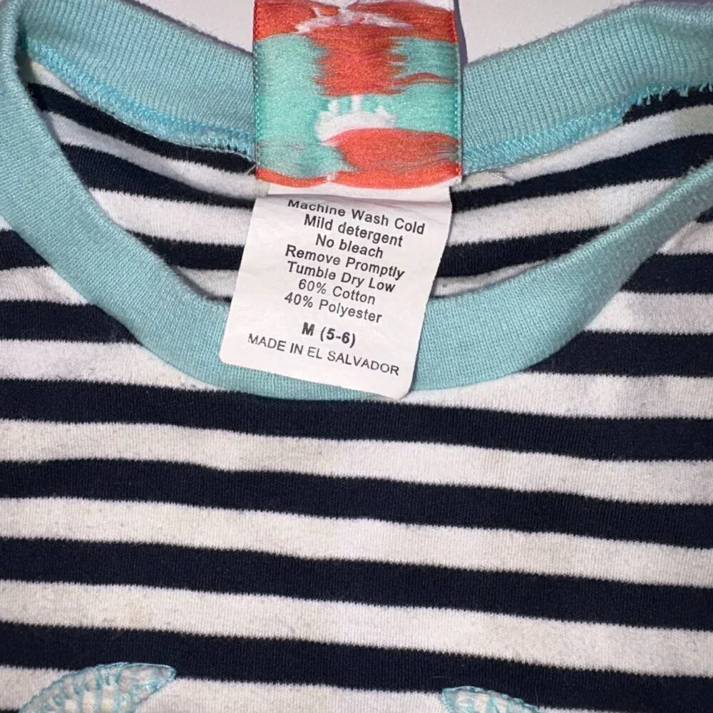 Shrimp and Grits Kids Stripe Crab Applique Seersucker Tee Shirt size M (5-6)